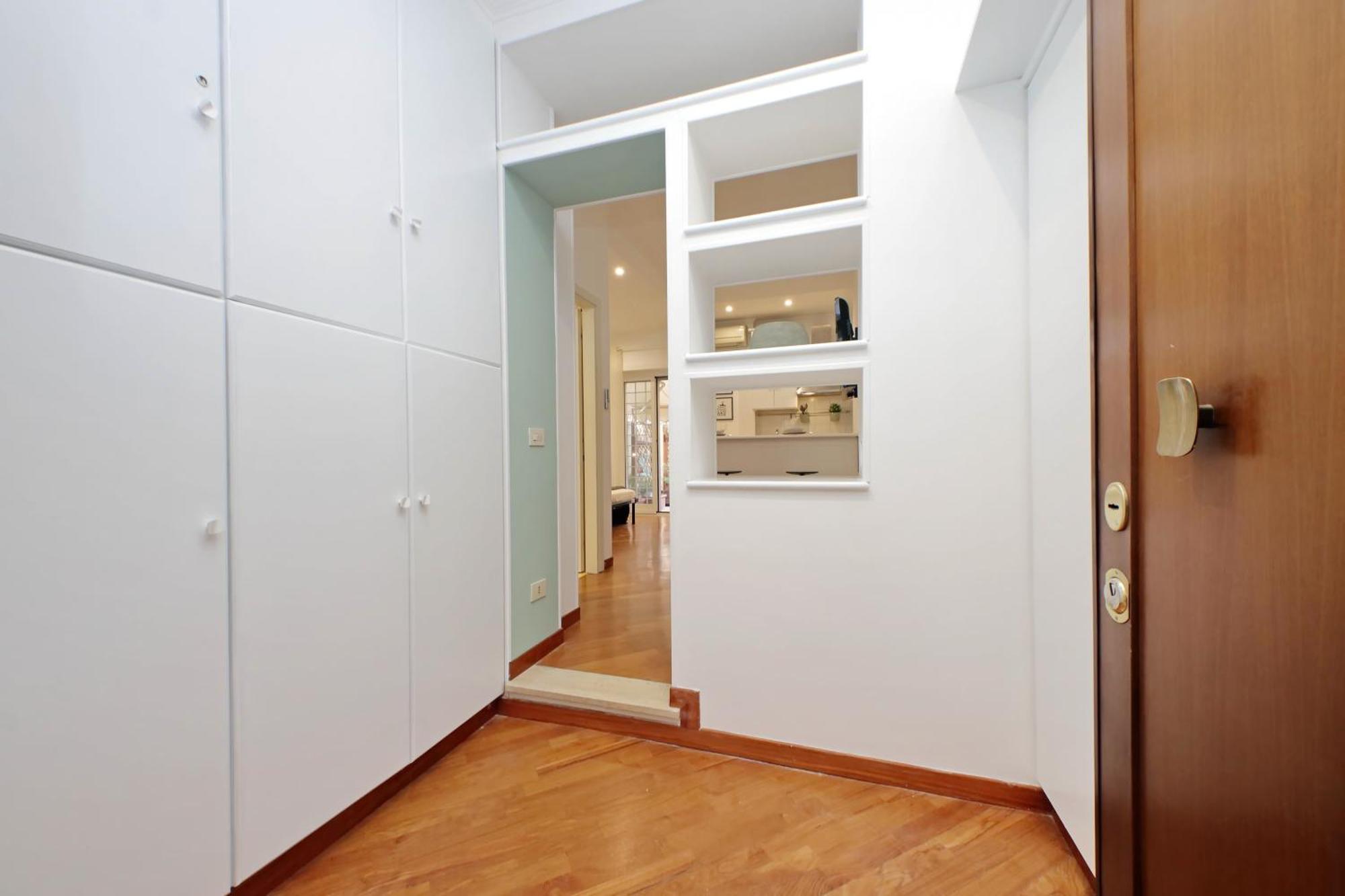 Vatican With Cute Terrace Apartment Rom