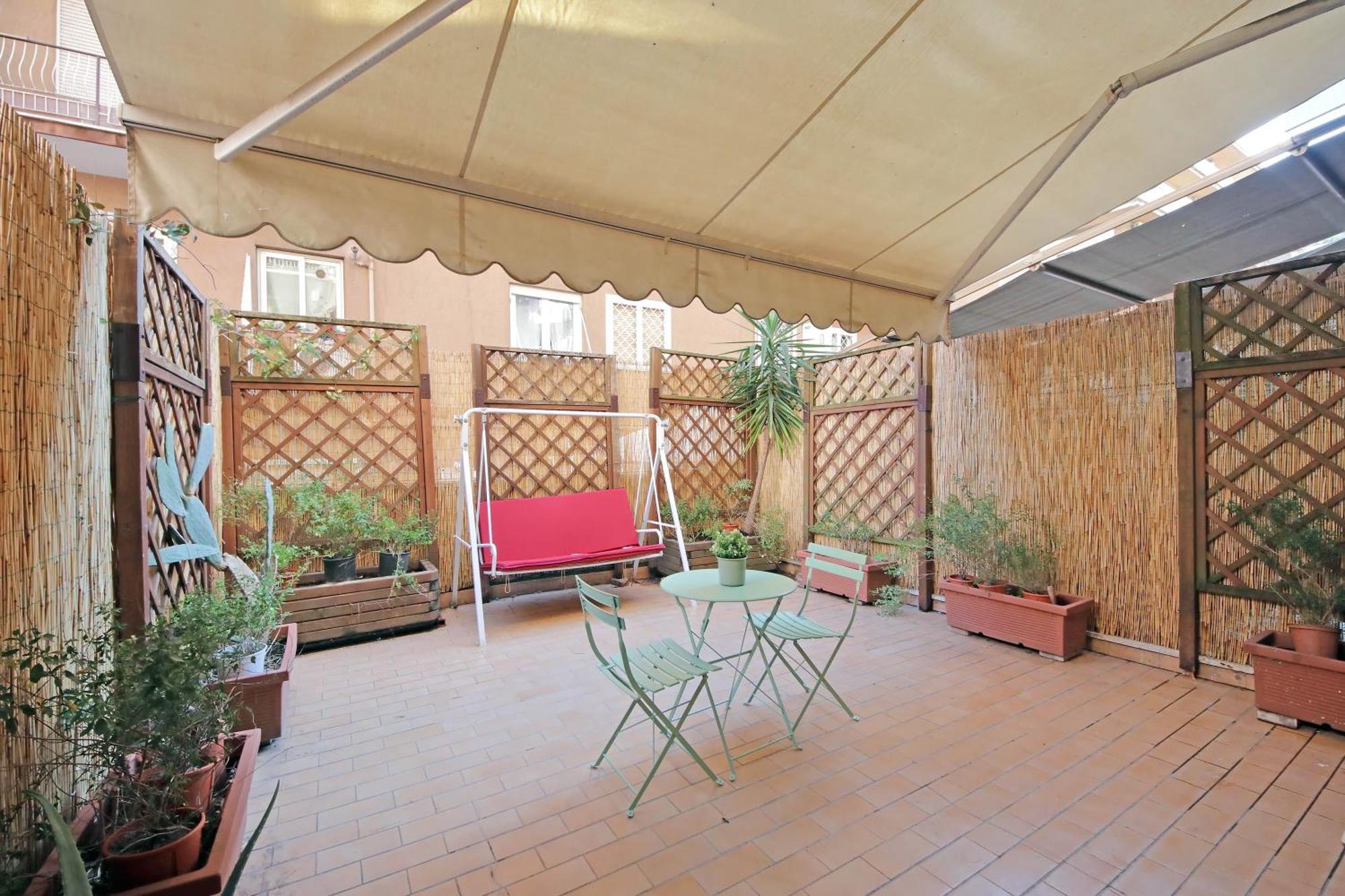 Vatican With Cute Terrace * Rom