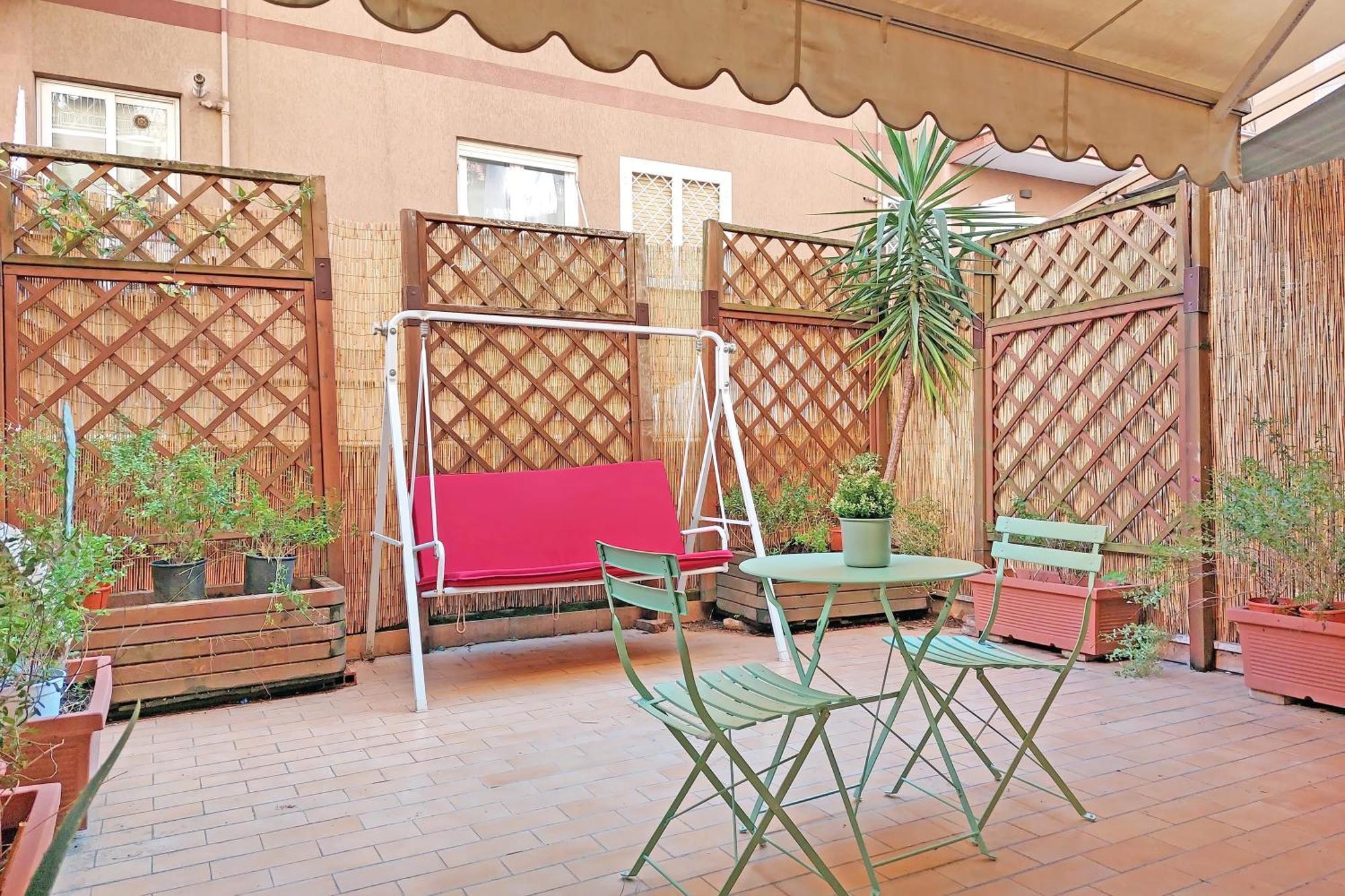 Vatican With Cute Terrace * Rom
